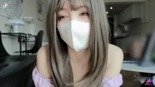 卑微舔狗が発情女神を激突き 小さな芋乃