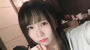 五つ星ホテルで呼んだ清楚系日系美少女