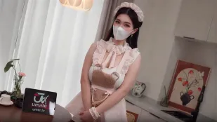 後ろから清純メイドの桃尻を突き上げる 狐不妖