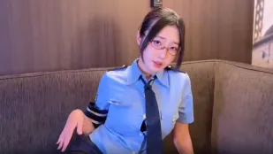 女警官の制服姿で騎乗られ顔射ごっくん 玲奈