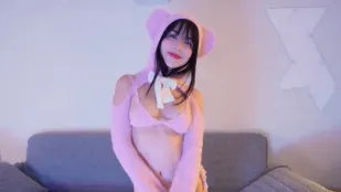 家に忍び込んだ小悪魔をデカ棒で懲らしめてやる！超絶かわいい極上ハーフ系ルナ・ラブキス
