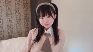 S級美少女が廊下で即尺 羽琳