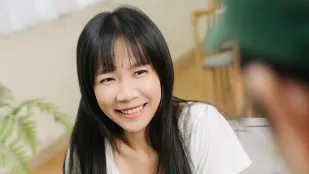 街頭で極品人妻を誘騙 金を足して自慰と口内射精を解禁 一番好きなバック位で極楽狂宴 依喬