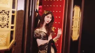 異邦美女と皇帝の水辺情熱 辛尤里